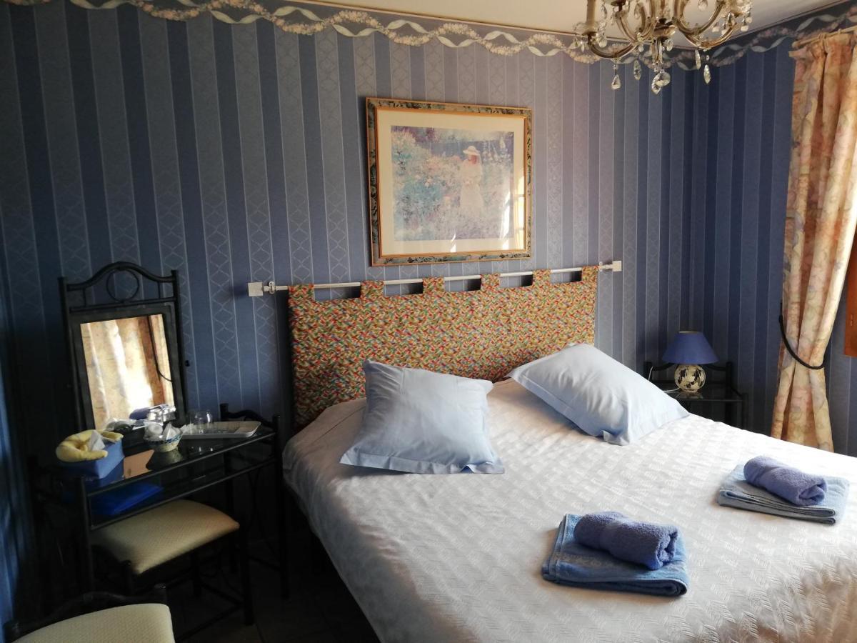 La Planquette Bed and Breakfast Castelnou Exteriör bild
